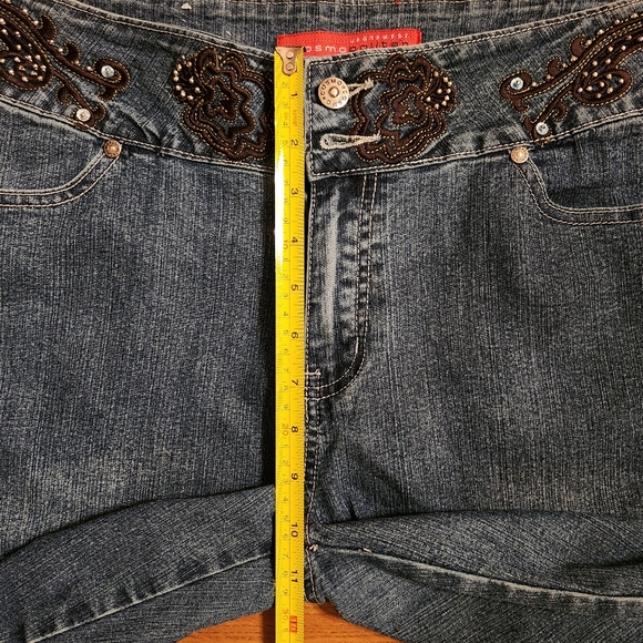 Cosmopolitan Jeanswear Cropped Jeans - Picture 5 of 9